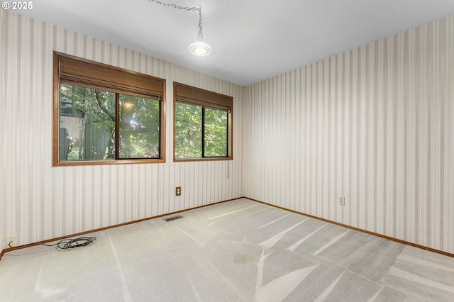 2 Icarus Loop, Lake Oswego, OR 97035 - carpeted empty room with wallpapered walls