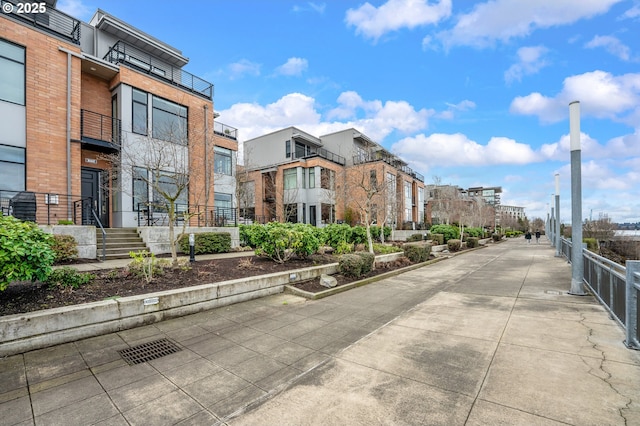 1660 NW Riverscape Dr, Portland, OR 97209 - surrounding community with a residential view