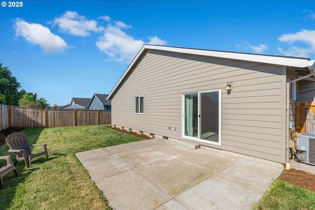456 Cornwell St, Woodburn, OR 97071 - rear view of property with a fenced backyard and a patio