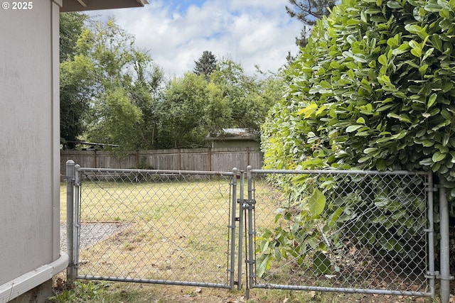 9936 SE Steele St, Portland, OR 97266 - view of yard featuring a gate