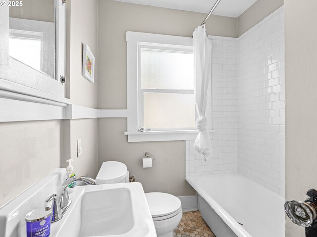 3943 NE 76th Ave, Portland, OR 97213 - bathroom featuring tile patterned flooring, vanity, toilet, backsplash, and visible vents