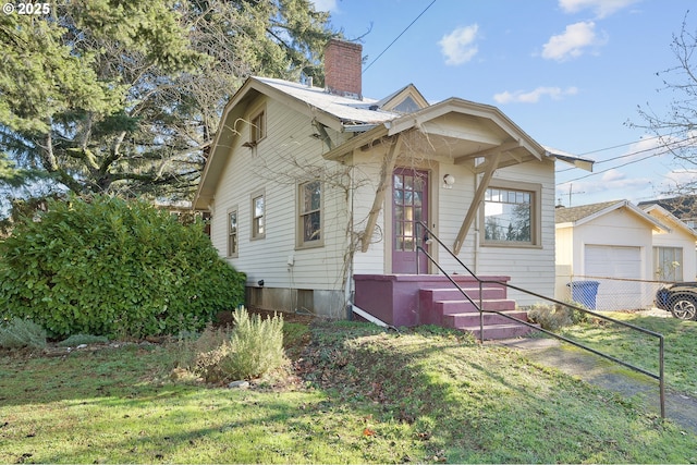 view of front facade featuring a front lawn