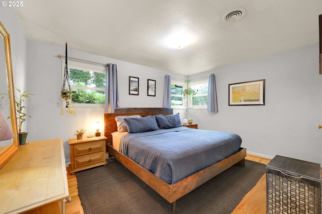 2940 Pearl St, Eugene, OR 97405 - bedroom with wood finished floors and baseboards