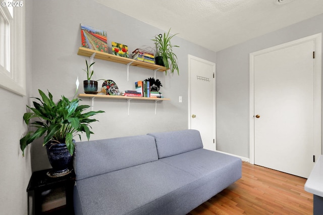 2940 Pearl St, Eugene, OR 97405 - living area featuring wood finished floors