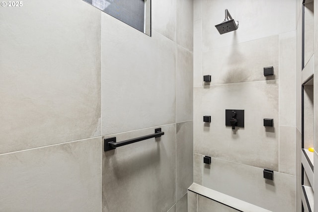 22961 SE Filbert Rd, Eagle Creek, OR 97022 - bathroom featuring a tile shower
