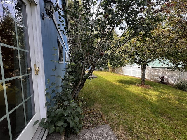 1011 Heather Ct, Reedsport, OR 97467 - view of yard