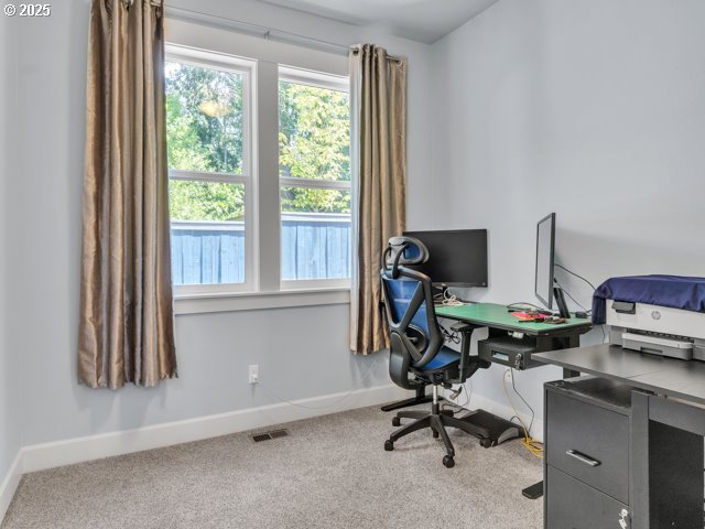 14509 SE Faircrest St, Clackamas, OR 97015 - carpeted office space with healthy amount of natural light