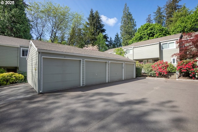 4880 SW Scholls Ferry Rd Unit 14, Portland, OR 97225 - view of garage
