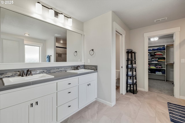 12241 Mimosa Way, Oregon City, OR 97045 - full bath featuring double vanity and a spacious closet