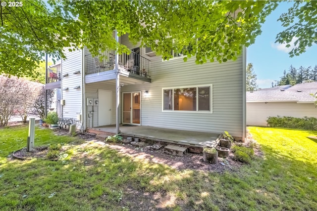 15000 SW Farmington Rd Unit 51, Beaverton, OR 97007 - back of property with a balcony and a lawn