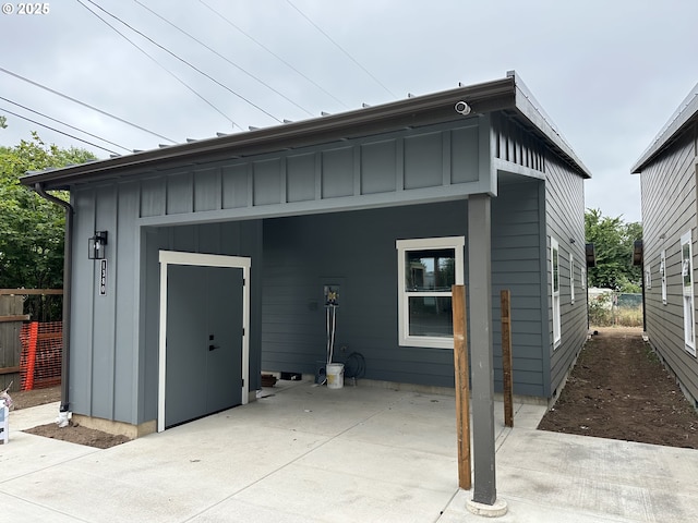 1380 Jacobs Dr, Eugene, OR 97402 - view of garage