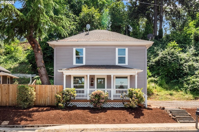 601 Mcclaine St, Silverton, OR 97381 - traditional style home featuring covered porch