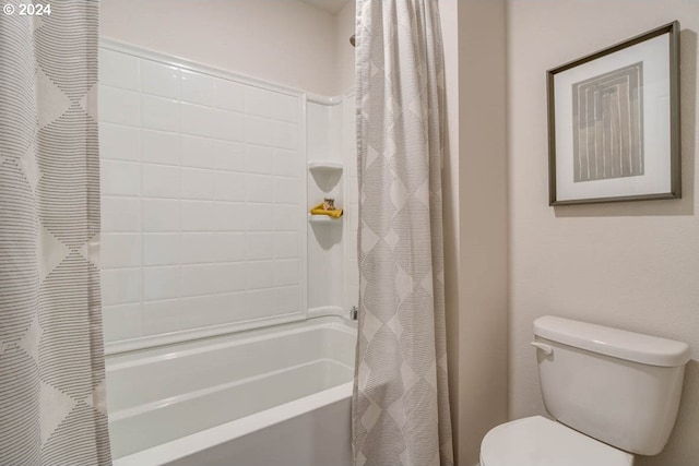 2891 V St, Springfield, OR 97477 - bathroom featuring shower / bath combo and toilet