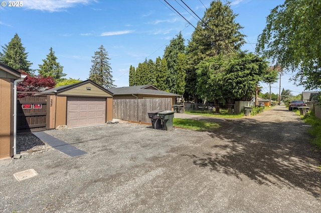 332 26th Ave, Longview, WA 98632 - detached garage featuring driveway