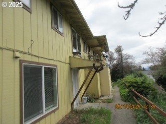 646/648 W Sixth Ave, Sutherlin, OR 97479 - view of home's exterior