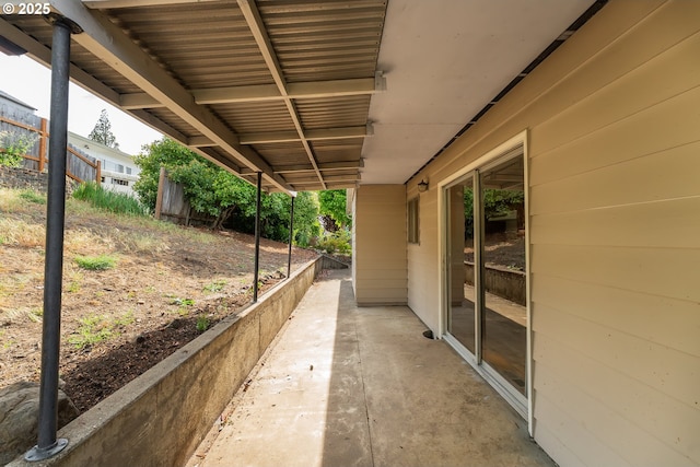 2431 W Crestview Ave, Roseburg, OR 97471 - view of patio / terrace