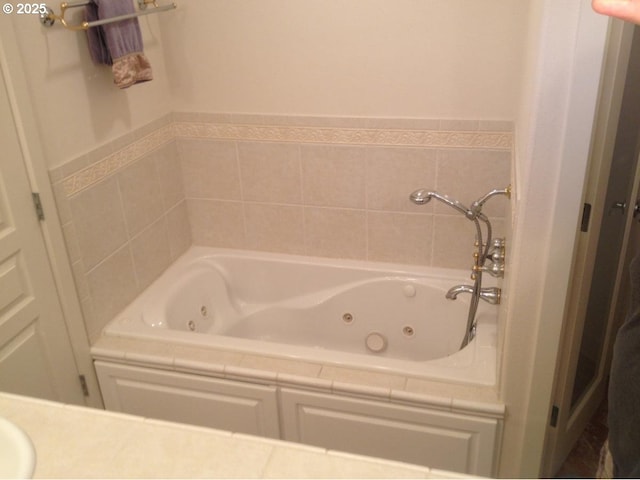 844 SW Broadway Dr Unit 3, Portland, OR 97201 - bathroom with a whirlpool tub