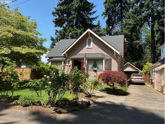 9615 NE Mason St, Portland, OR 97220 - view of front of property with an outbuilding
