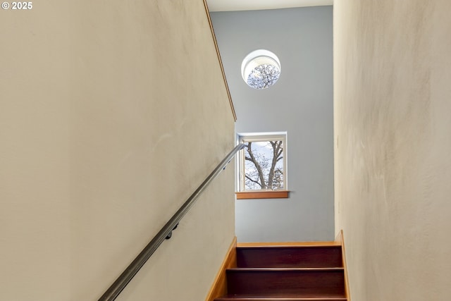 625 Columbia Ave, Lyle, WA 98635 - view of stairway