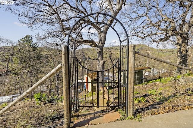 625 Columbia Ave, Lyle, WA 98635 - view of gate
