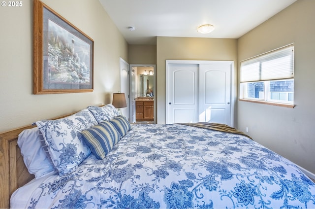 1587 NW 39th St, Lincoln City, OR 97367 - bedroom with a closet and connected bathroom