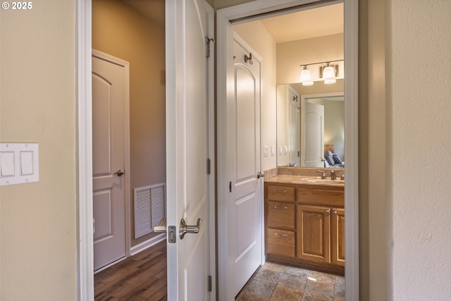 1587 NW 39th St, Lincoln City, OR 97367 - bathroom with vanity and visible vents