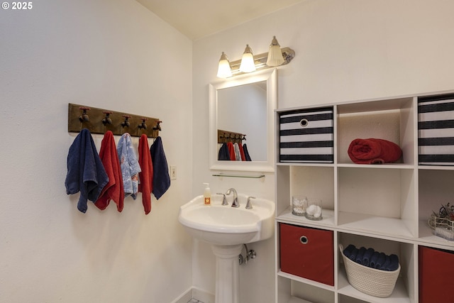 18430 SW Broad Oak Blvd, Beaverton, OR 97007 - bathroom with baseboards