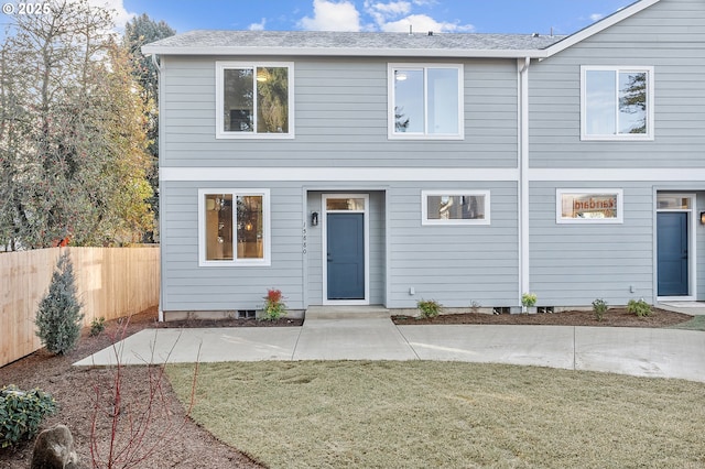 view of front facade with a front yard