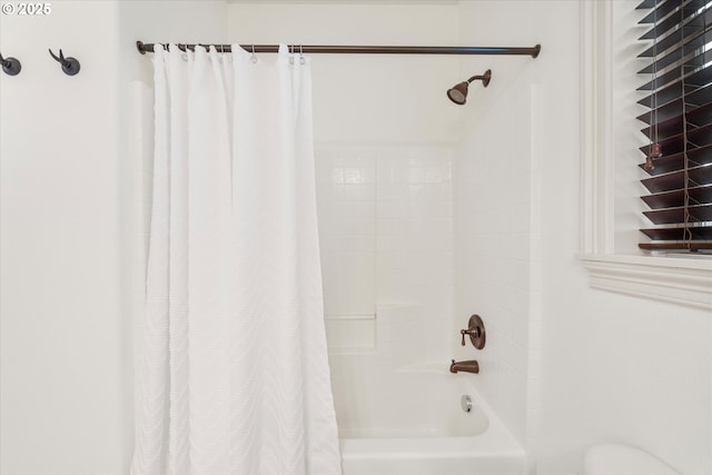 full bath with shower / tub combo
