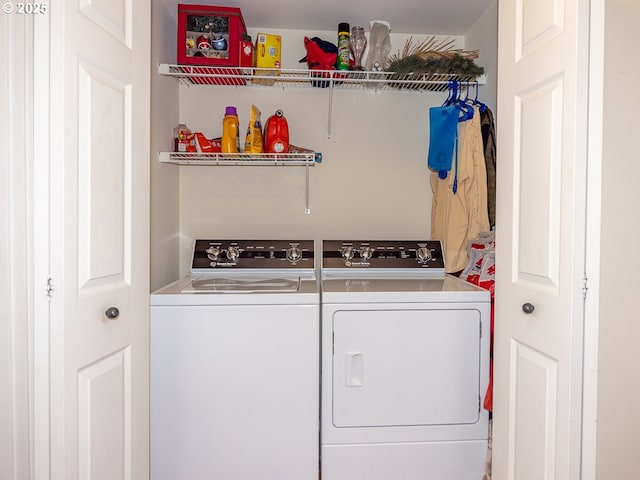 13311 NE 50th Way, Vancouver, WA 98682 - laundry area featuring washing machine and dryer