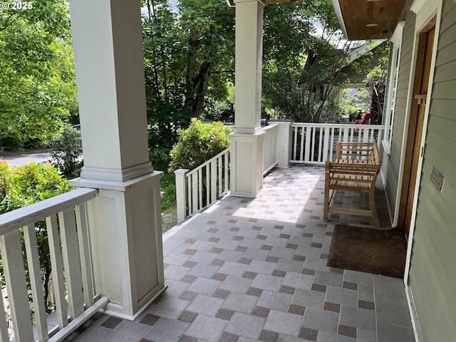 2917 NE 9th Ave, Portland, OR 97212 - view of covered porch