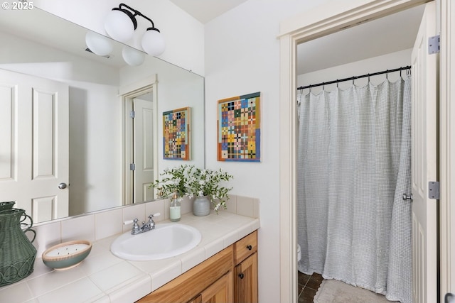 884 NE 73rd Ave, Hillsboro, OR 97124 - full bath featuring vanity, tile patterned flooring, and curtained shower