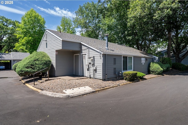 5312 SW Erickson Ave, Beaverton, OR 97005 - view of front of home featuring a shingled roof