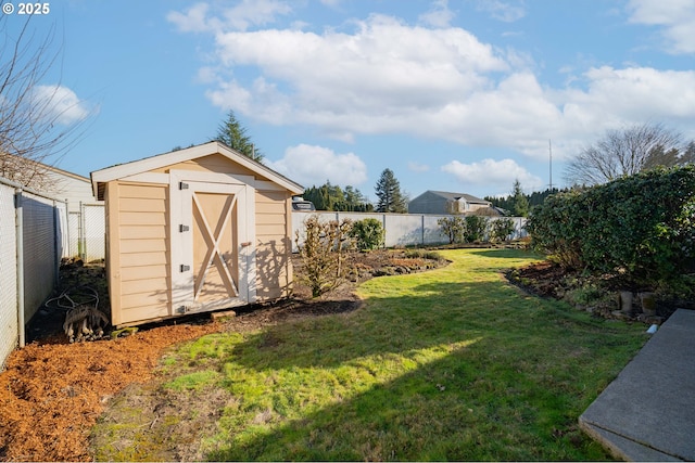 view of yard with a shed