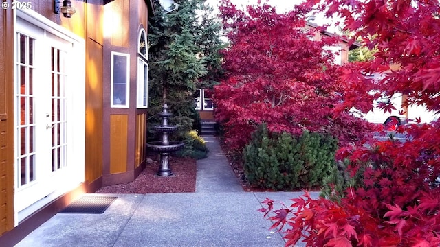 156 Peppermill Rd, Kelso, WA 98626 - view of side of property with french doors