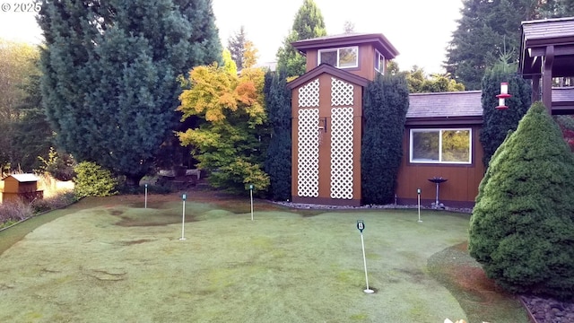 156 Peppermill Rd, Kelso, WA 98626 - view of yard featuring an area to practice putting