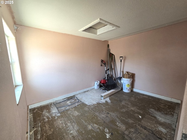 1055 W Madrona Ave, Hermiston, OR 97838 - unfurnished room with hardwood / wood-style flooring and baseboards