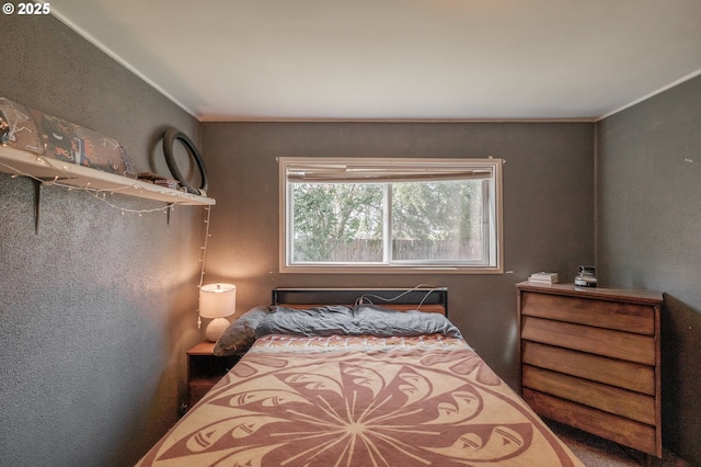 2440 Porter St, Lebanon, OR 97355 - bedroom with crown molding