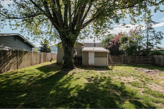2440 Porter St, Lebanon, OR 97355 - view of yard with a storage shed and an outdoor structure