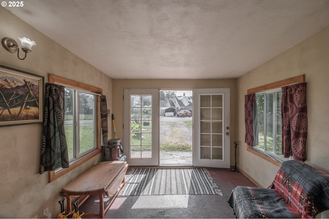 2440 Porter St, Lebanon, OR 97355 - entryway with baseboards and carpet