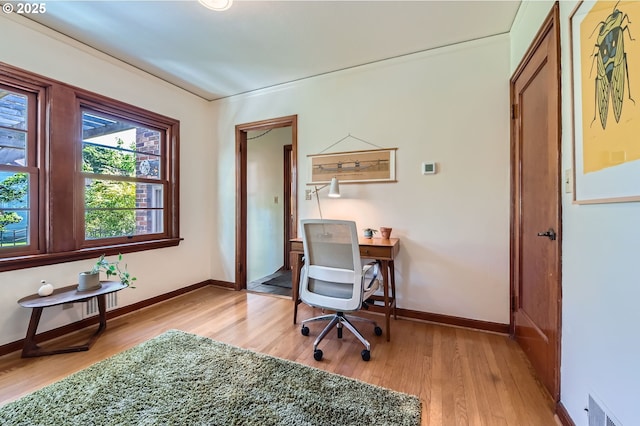 1834 SE 20th Ave, Portland, OR 97214 - home office with light wood-style floors