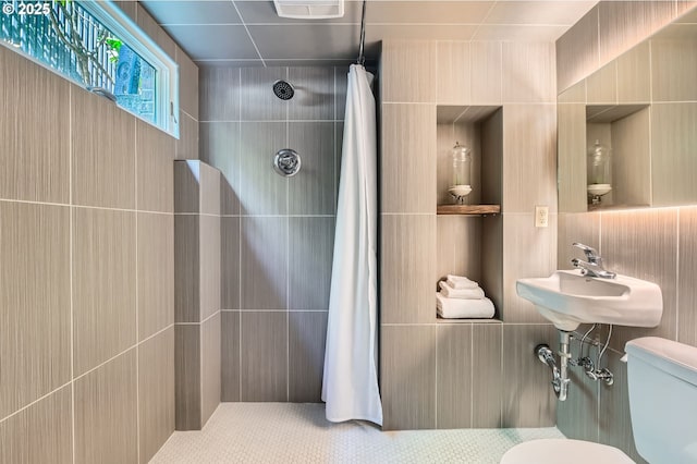 1834 SE 20th Ave, Portland, OR 97214 - bathroom with a tile shower and tile walls