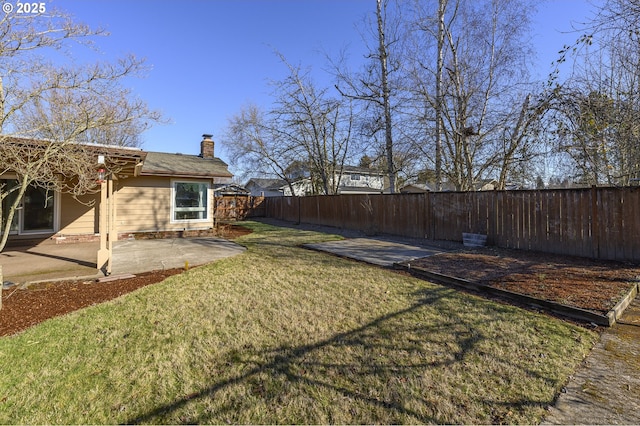 1736 NE Hembree St, Mcminnville, OR 97128 - view of yard with a patio