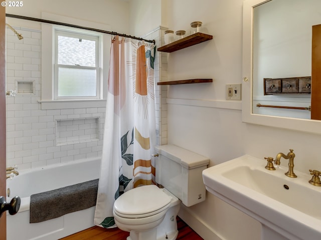 1630 SE 46th Ave, Portland, OR 97215 - bathroom with shower / bath combo and wood finished floors