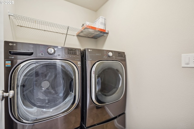 16125 SE Kingbird Dr, Clackamas, OR 97015 - laundry room with washing machine and clothes dryer