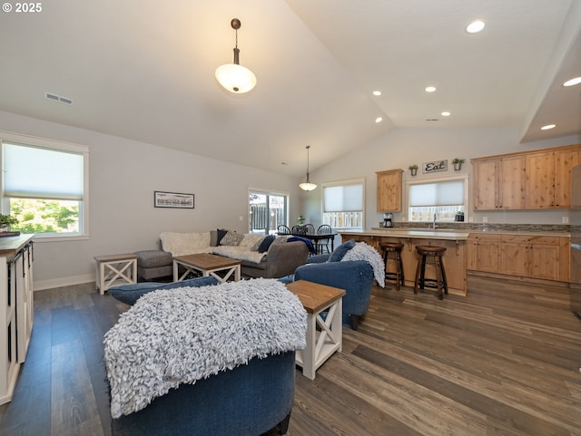 1058 E 16th St, Lafayette, OR 97127 - living area featuring healthy amount of natural light, recessed lighting, dark wood-type flooring, and high vaulted ceiling