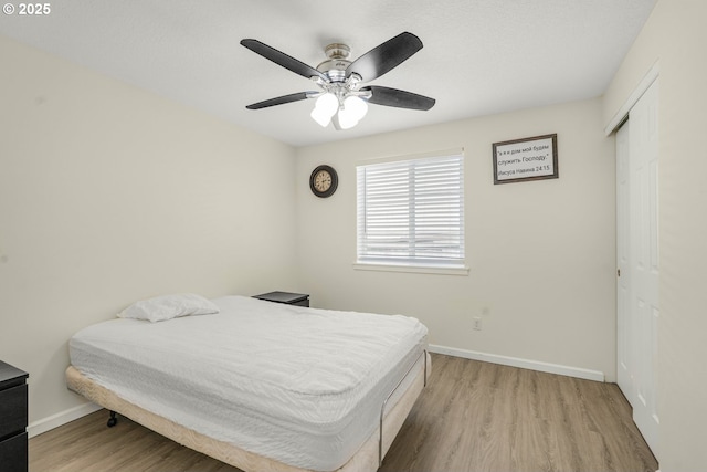 13417 NE 51st St, Vancouver, WA 98682 - bedroom with a closet, wood finished floors, and a ceiling fan