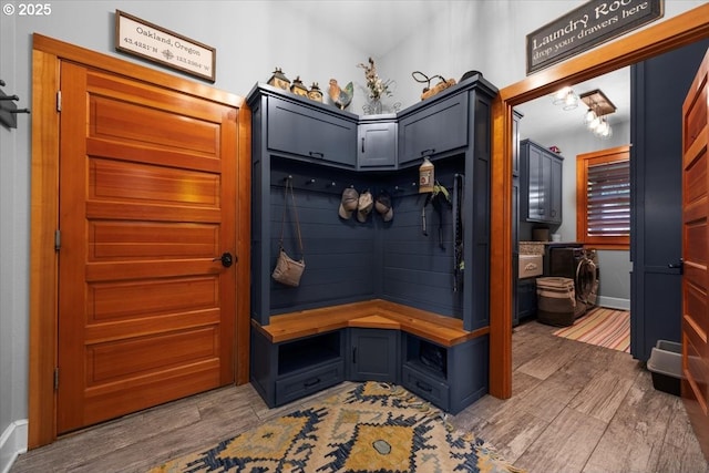 106 Green Valley Rd, Oakland, OR 97462 - mudroom with wood finished floors