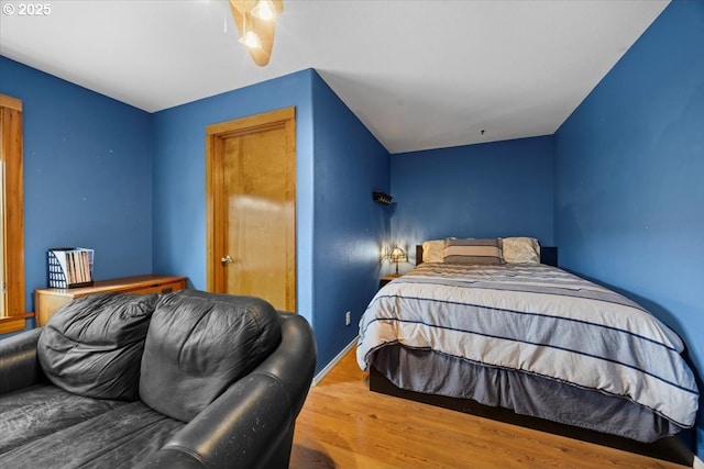 106 Green Valley Rd, Oakland, OR 97462 - bedroom featuring wood finished floors and baseboards