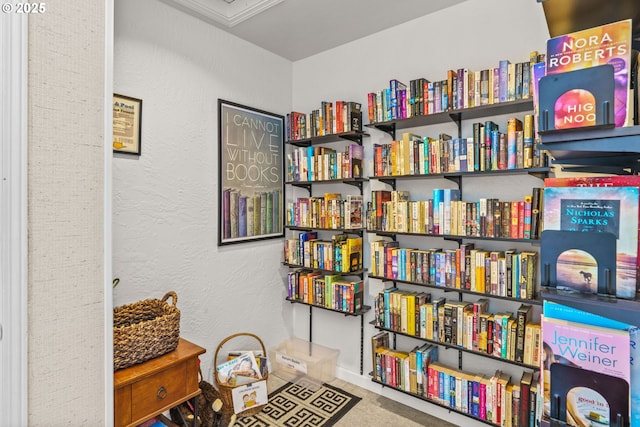 650 Harlow Rd Unit 233, Springfield, OR 97477 - interior space featuring a textured wall
